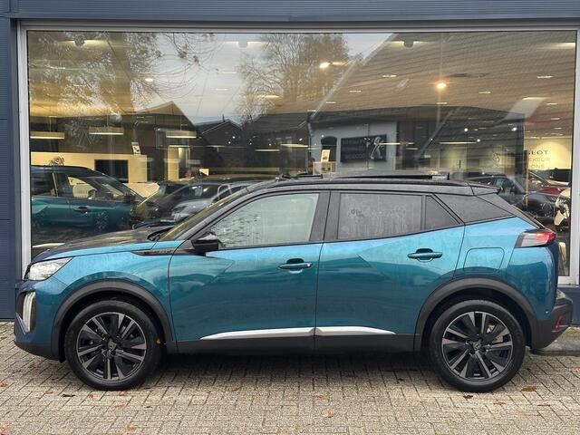 Peugeot 2008 1.2 Hybrid 145 PK GT Automaat | Full Options! | 12-2024 Bouwjaar | Navigatie | Panorama Schuif-/Kanteldak | 360 Graden Camera | Adaptieve Cruise Control | Keyless Entry | 18" Lichtmetalen Velgen EVISSA | Climate Control | Full LED Verlichting | Parkeersen