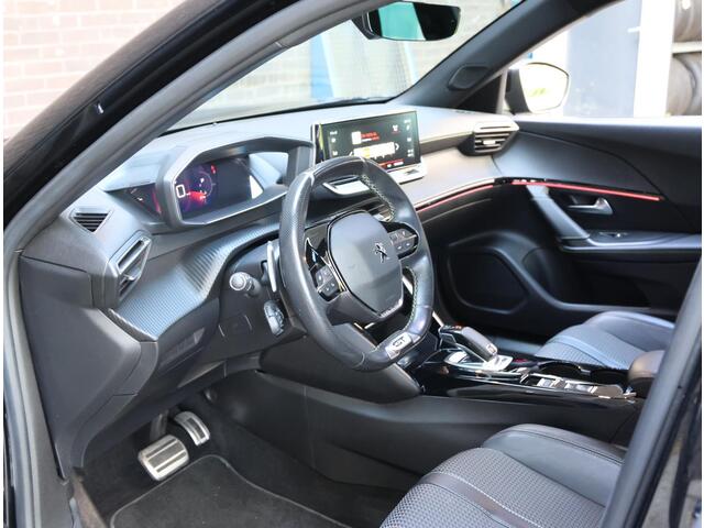 Peugeot 2008 SUV GT 130PK AUTOMAAT | AppleCarPlay/AndroidAuto | Armsteun | Climate Control | Cruise Control | Camera | FULL LED | Navigatie | LMV | Parkeersensoren | Sfeerverlichting | Privacy Glass | Isofix |