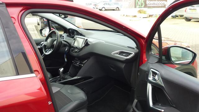 Peugeot 2008 1.2 vti 110pk Allure Puretech Panoramadak/trekhaak
