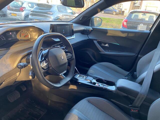 Peugeot 2008 1.2 PureTech Allure Pack | Automaat | Camera | Climate- en Cruisecontrol | LMV | Apple Carplay