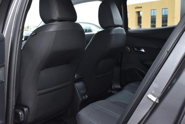 Peugeot 2008 1.2 PureTech 130PK Allure Pack | Trekhaak | Carplay | Camera | Incl. garantie
