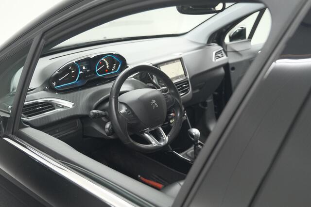 Peugeot 2008 PureTech 110 Allure | Panoramadak | Navigatie | Camera | Parkeersensoren