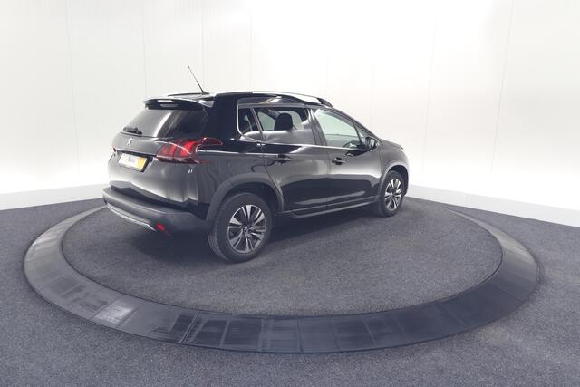 Peugeot 2008 PureTech 110 Allure | Panoramadak | Navigatie | Camera | Parkeersensoren