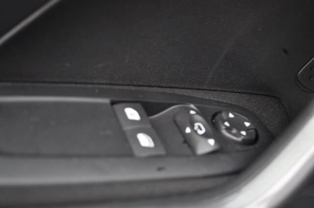 Peugeot 2008 1.2 Active Autom 110Pk pdc v+a clima