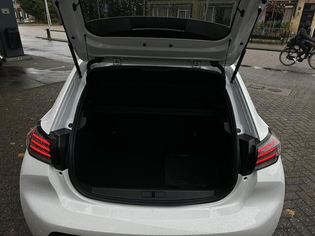 Peugeot 208 1.2 PureTech 100 Allure Dode hoek sensor/2x Camera/Stoelverwarming.