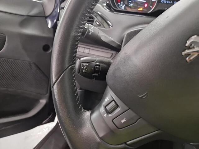 Peugeot 208 1.2 AUTOMAAT Signature, Cruise Control, Navi, NL/NAP!