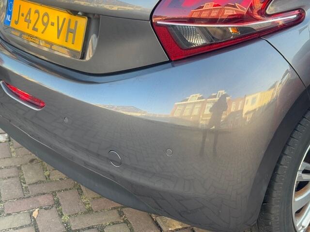 Peugeot 208 1.2 PureT. Signature