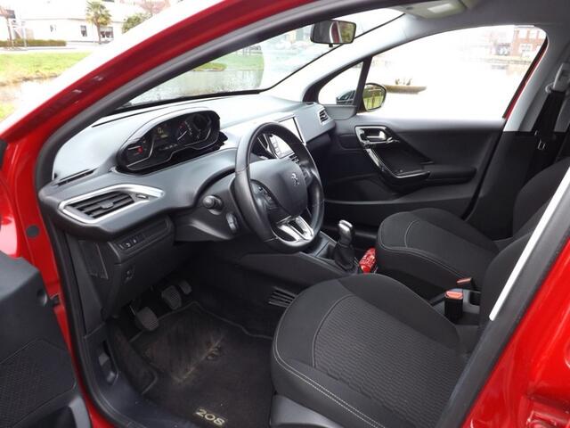 Peugeot 208 1.2 PURETECH ALLURE