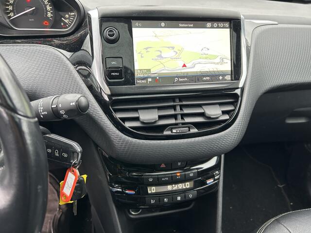 Peugeot 208 1.2 PureTech Allure Camera Panodak Vol Leder Cruise Climaat