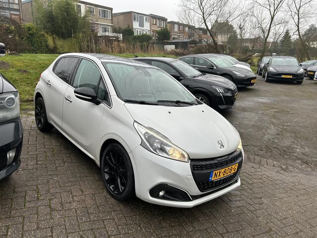 Peugeot 208 1.2 PureTech Allure Camera Panodak Vol Leder Cruise Climaat