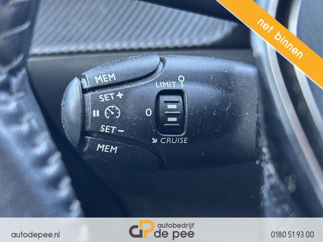 Peugeot 208 1.2 PureTech Active GARANTIE/CARPLAY/CLIMA/CRUISE/NAVI/PARKEERSENS./LICHTMETAAL rijklaarprijs!