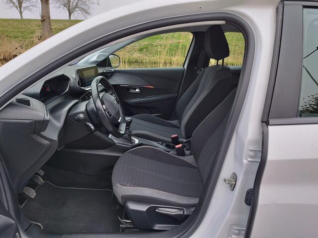 Peugeot 208 1.2 PureTech Activ Business ** 49.684 KM ** 101 PK ** 6-bak ** NAVI ** Bluetooth **