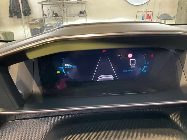 Peugeot 208 1.2 PureTech 100 Allure 100 PK - 6 versnellingsbak - 3d dashboard