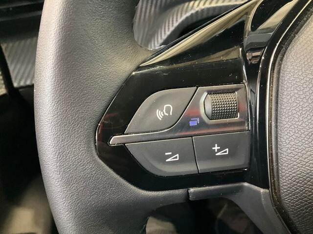 Peugeot 208 1.2 PureTech 100 Allure 100 PK - 6 versnellingsbak - 3d dashboard