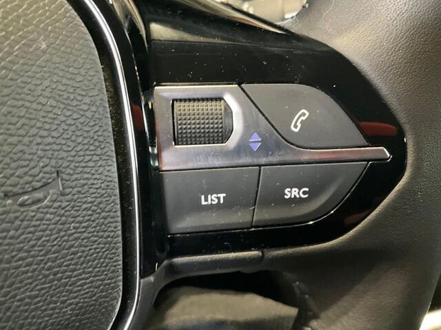 Peugeot 208 1.2 PureTech 100 Allure 100 PK - 6 versnellingsbak - 3d dashboard