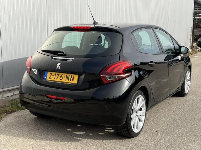 Peugeot 208 1.2 PureTech Like, NAP, lage km.stand