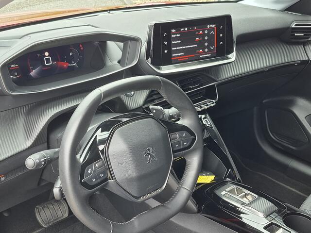 Peugeot 208 1.2 PureTech Allure Pack | Automaat | Camera | Parkeersensoren | Keyless Entry en Start | Navigatie via Apple Carplay en Android Auto |