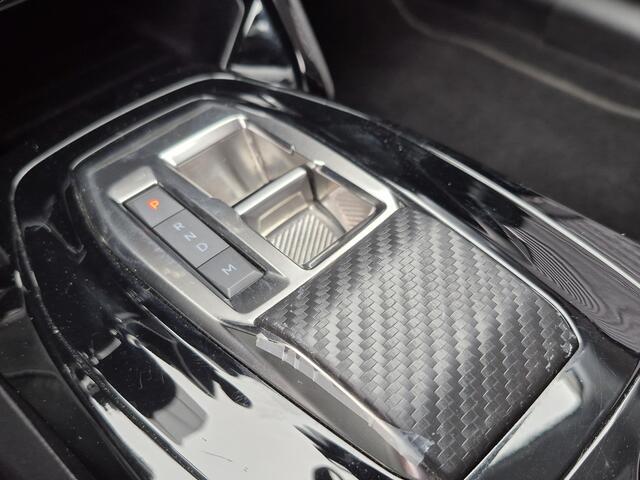 Peugeot 208 1.2 PureTech Allure Pack | Automaat | Camera | Parkeersensoren | Keyless Entry en Start | Navigatie via Apple Carplay en Android Auto |