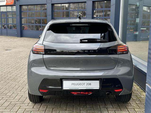 Peugeot 208 1.2 Turbo 100 PK Allure | Bouwjaar 2025 | ¤ 5.750 DEMO Voordeel | Navigatie via Telefoon | Stoelverwarming | 360 Graden Camera | Keyless Entry & Start | LED Verlichting | Climate Control | Dode Hoek Detectie | Voor + Achter Parkeersensoren | 16" Lichtmeta