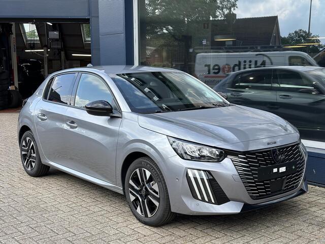 Peugeot 208 1.2 Turbo 100 PK Allure | Bouwjaar 2025 | ¤ 5.750 DEMO Voordeel | Navigatie via Telefoon | Stoelverwarming | 360 Graden Camera | Keyless Entry & Start | LED Verlichting | Climate Control | Dode Hoek Detectie | Voor + Achter Parkeersensoren | 16" Lichtmeta