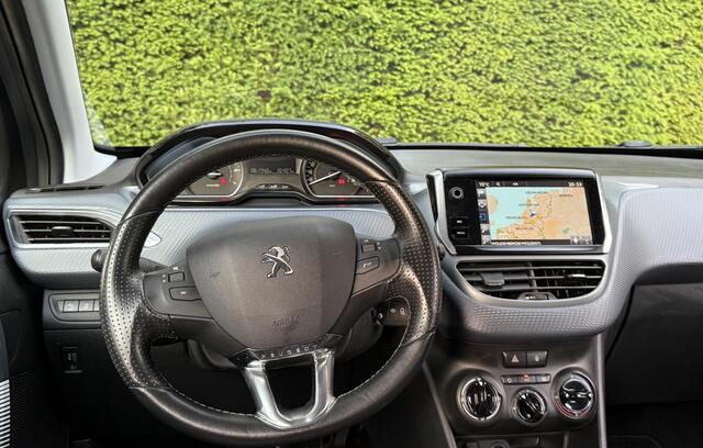 Peugeot 208 1.2 PureTech Active navigatie 5-deurs dealer onderhouden
