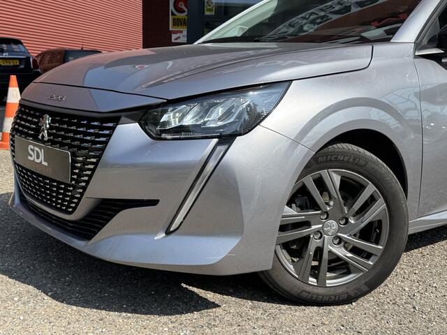 Peugeot 208 1.2 PureTech Allure // CRUISE // NAVI // PDC // APPLE CARPLAY - ANDROID AUTO // DAB RADIO // LED //