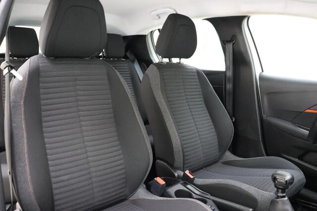 Peugeot 208 1.2 PureTech 100pk Active Handgeschakeld | Navigatie | Parkeersensor achter | Airco | Cruise Control | Radio | Bluetooth | BTW auto