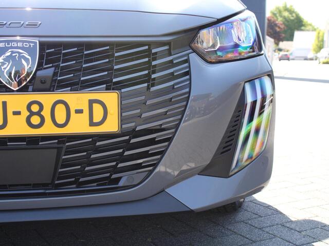 Peugeot 208 Allure 1.2 Hybrid 110PK e-DCS6 Automaat Navigatie, 360 camera, Lichtmetalen velgen, Parkeerhulp voor & achter, Cruise Control