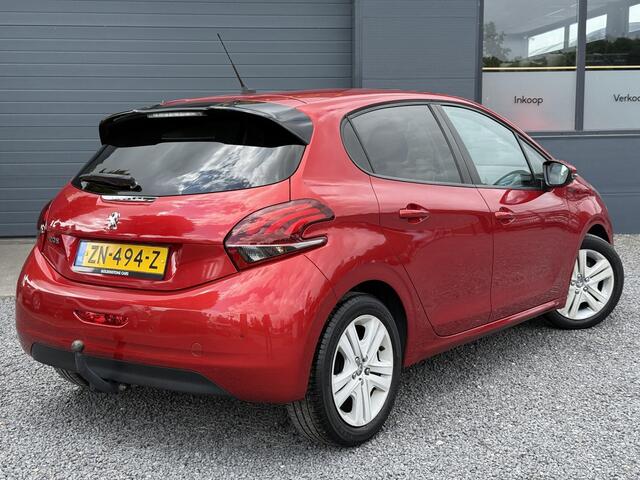 Peugeot 208 1.2 PureTech Signature Navi,Airco,Cruise,PDC,Trekhaak,Carplay,Elek ramen,N.A.P,Nieuwe APK bij Aflevering