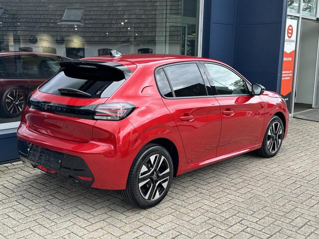 Peugeot 208 1.2 Turbo 100 PK Allure | ¤ 4200 DEMO korting | Nieuwste Model | 2025 Auto | Stoelverwarming | Navigatie | 360 graden Camera + dodehoek detectie | LED Verlichting | Parkeersensoren | Privacy Glas | Half Lederen Bekleding | Lichtmetalen Velgen |