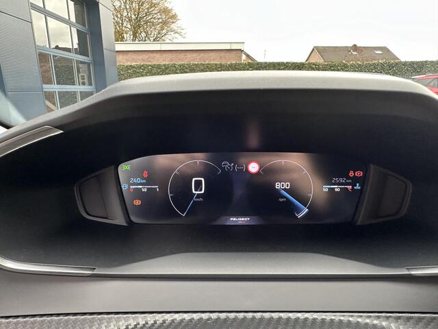 Peugeot 208 1.2 Turbo 100 PK Allure | ¤ 4200 DEMO korting | Nieuwste Model | 2025 Auto | Stoelverwarming | Navigatie via Telefoon | LED Verlichting | Parkeersensoren | Privacy Glas | Half Lederen Bekleding | Lichtmetalen Velgen |