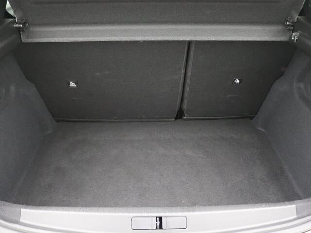 Peugeot 208 1.2 Hybrid Allure 110PK e-DCS6 full led, cruise control, navigatie, achteruitrijcamera, stoelverwarming voor, keyless, 16" lichtmetaal