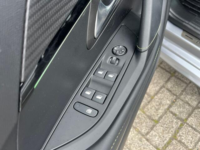 Peugeot 208 1.2 PureTech GT | Camera | Navigatie | Adaptive Cruise Control | Climate Control |