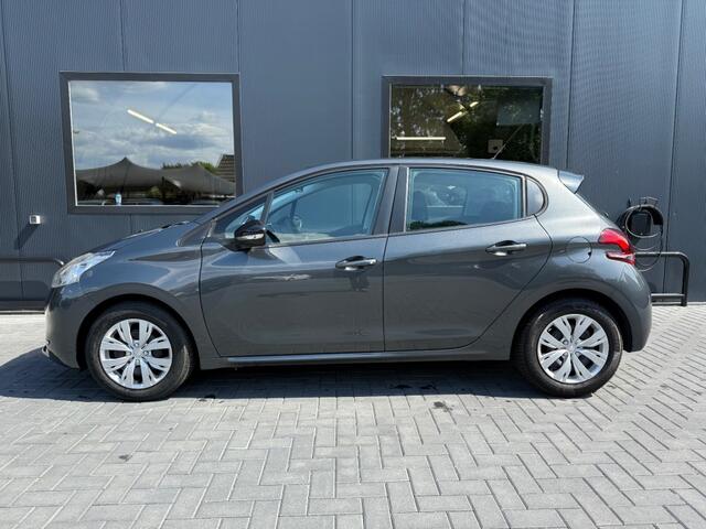 Peugeot 208 1.2 PureTech Blue Lion / Navi / Cruise / Parkeersens. / Bluetooth