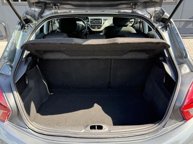 Peugeot 208 1.2 PureTech Blue Lion / Navi / Cruise / Parkeersens. / Bluetooth