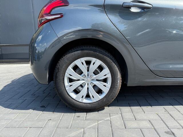 Peugeot 208 1.2 PureTech Blue Lion / Navi / Cruise / Parkeersens. / Bluetooth