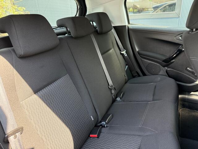 Peugeot 208 1.2 PureTech Blue Lion / Navi / Cruise / Parkeersens. / Bluetooth