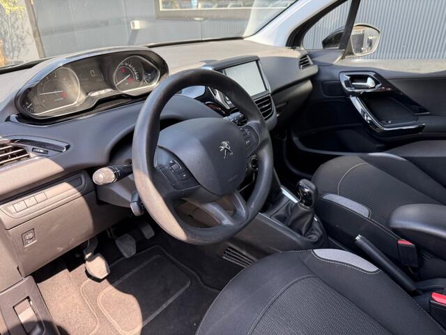 Peugeot 208 1.2 PureTech Blue Lion / Navi / Cruise / Parkeersens. / Bluetooth