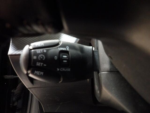 Peugeot 208 1.2 5drs - navigatie - camera - cruise - nette staat!