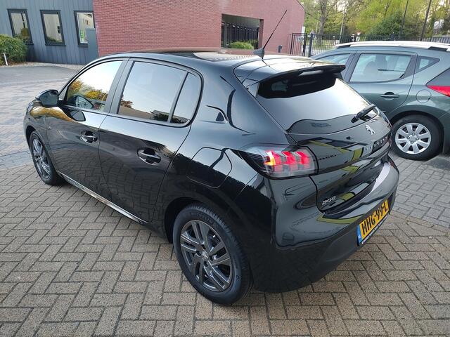 Peugeot 208 1.2 PureTech Active Pack Led Stoelverwarming Navi-Carplay