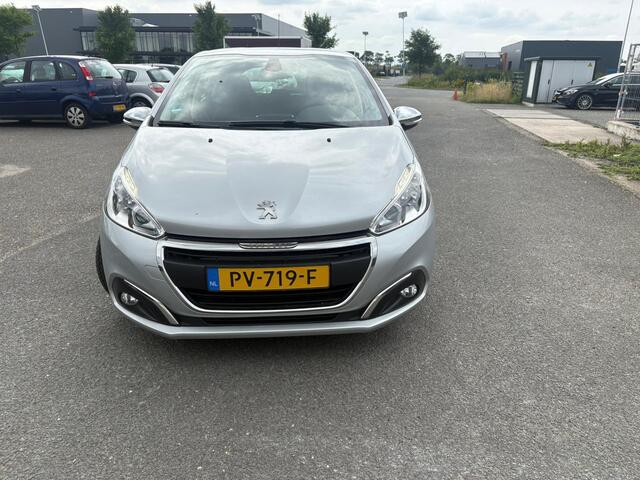 Peugeot 208 1.6 BlueHDi Blue Lease Executive