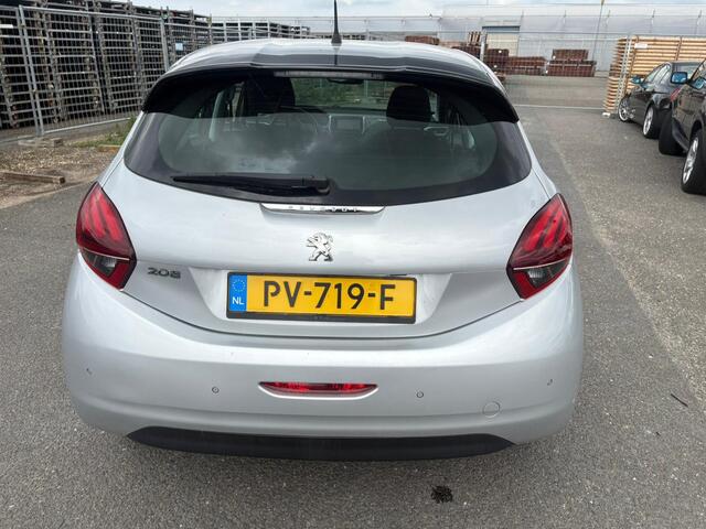 Peugeot 208 1.6 BlueHDi Blue Lease Executive