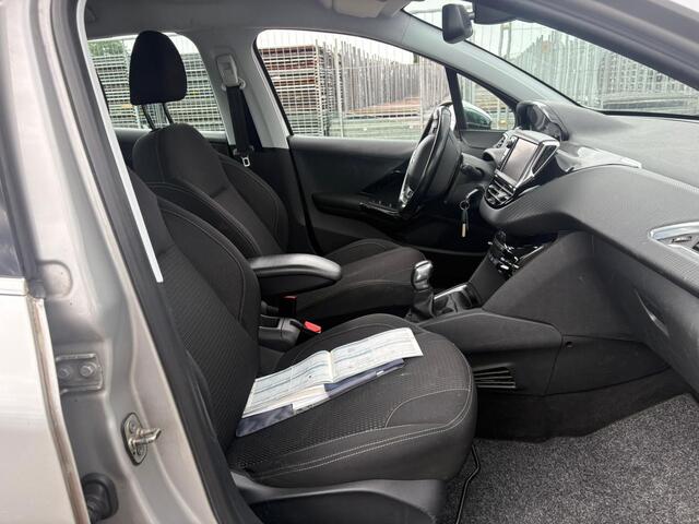 Peugeot 208 1.6 BlueHDi Blue Lease Executive