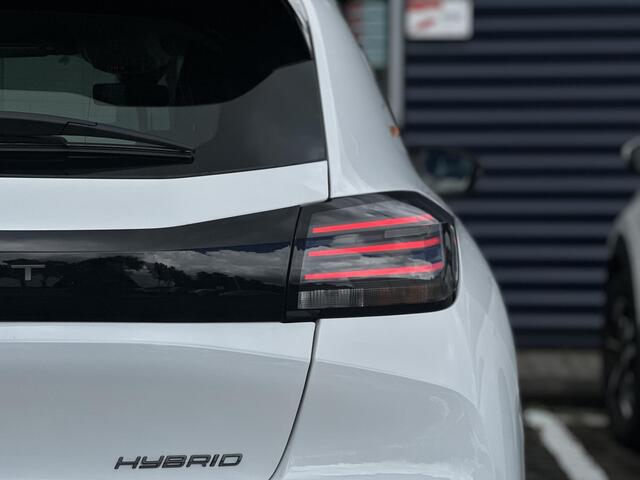 Peugeot 208 1.2 Hybrid 110 e-DCS6 Style | Parkeersensoren | Apple Carplay/Android Auto | Cruise Control | DAB | LED | Isofix |