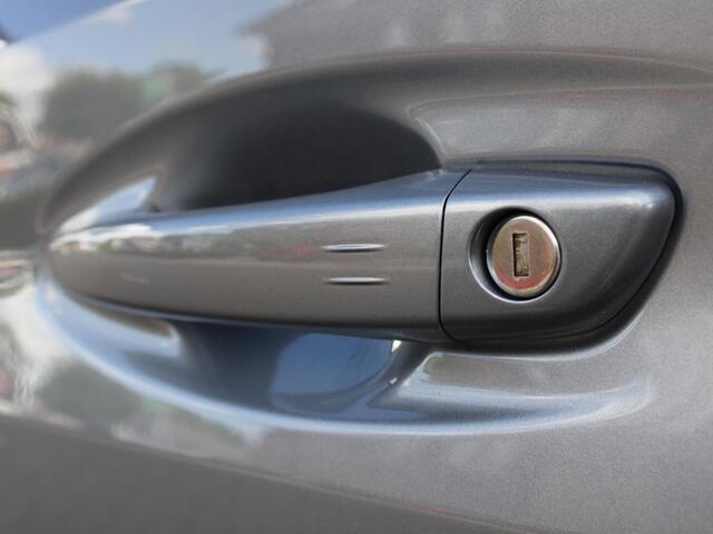 Peugeot 208 Allure 1.2 Hybrid 100PK e-DCS6 Automaat Keyless, Navigatie, Achteruitrijcamera, Stoelverwarming. Adaptieve Cruise Control