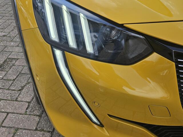 Peugeot 208 1.2 GT LINE NAVI TEL LEER SPORTSTOELEN KEYLESS VIRTUAL 3D