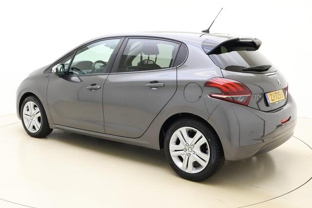 Peugeot 208 1.2 PureTech Signature 82 PK | Handgeschakeld | Airco | Navigatie | Cruise Control | Parkeersensor | Licht metalen velgen | Bluetooth | 1e eigenaar