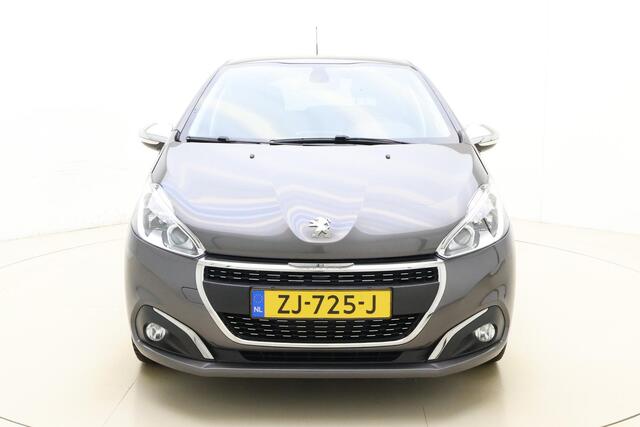 Peugeot 208 1.2 PureTech Signature 82 PK | Handgeschakeld | Airco | Navigatie | Cruise Control | Parkeersensor | Licht metalen velgen | Bluetooth | 1e eigenaar