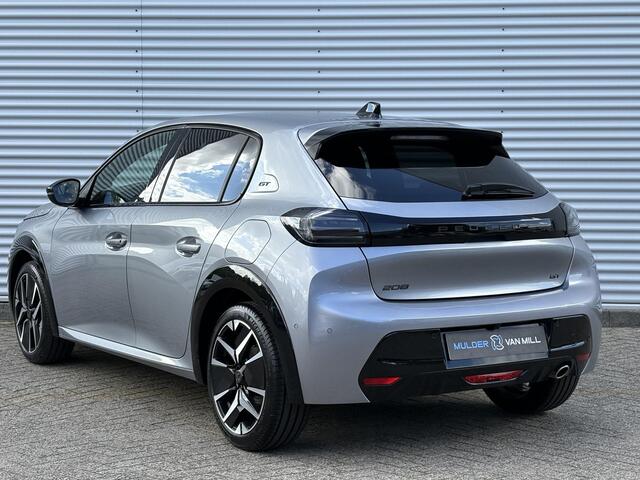 Peugeot 208 GT 1.2 Turbo 100pk | DRAADLOOS APPLE CARPLAY / ANDROID AUTO | 360° CAMERA | ADAPTIVE CRUISE | 17" LM-VELGEN | LEDER/STOF | DODEHOEKBEW. | CLIMA | DAB+ | ISOFIX