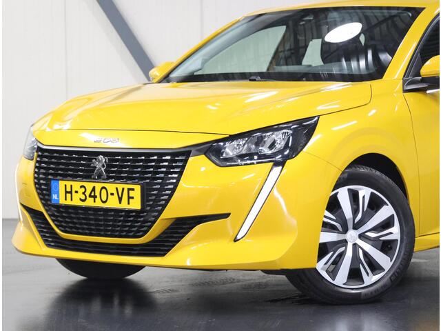 Peugeot 208 1.2 75PK Active | AppleCarplay/Android Auto | Navigatie | Armsteun | Parkeersensoren | LED | Lederen Stuurwiel | Airco | Cruise Control | 16" LMV | Isofix |